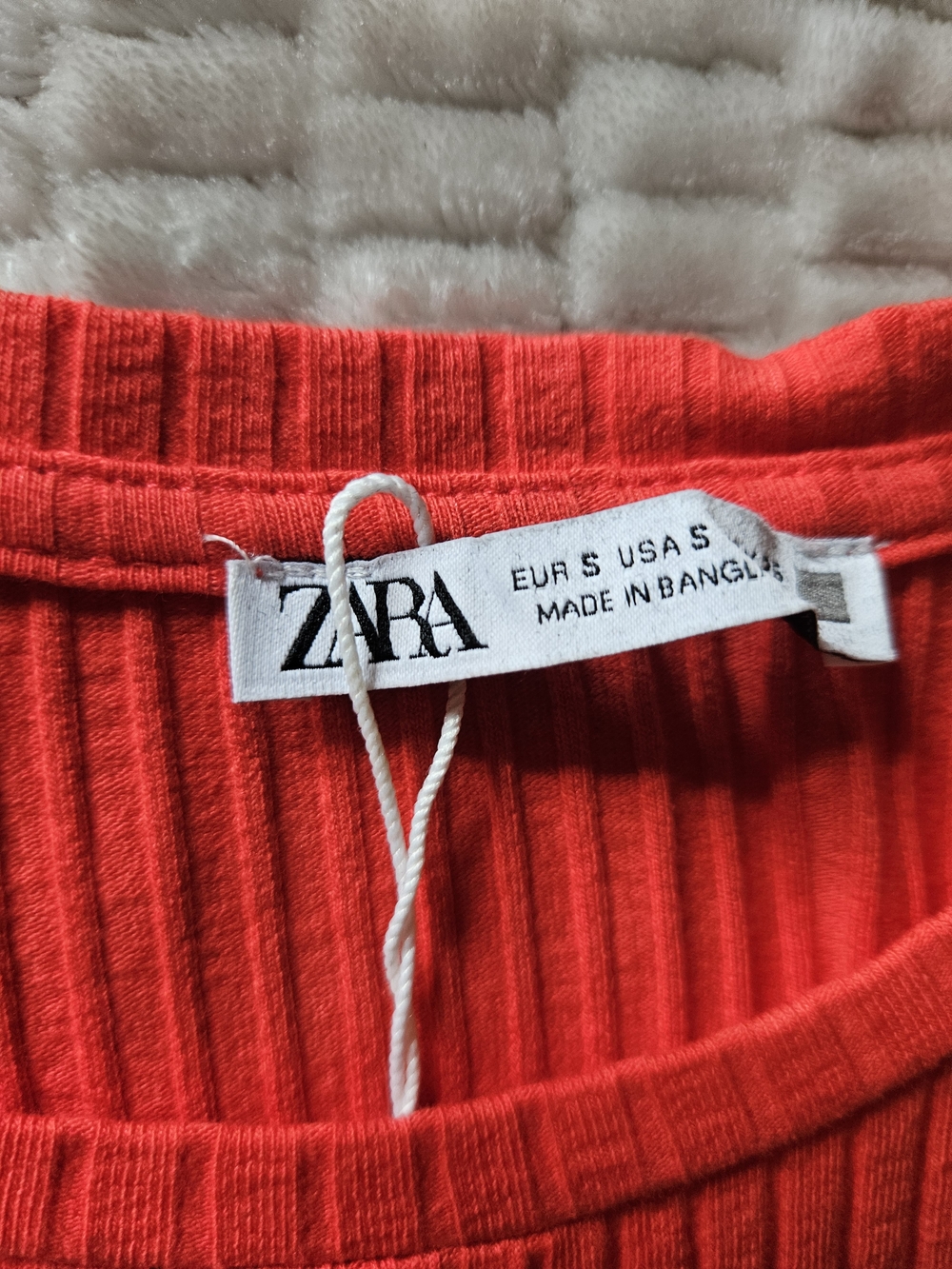 Zara Ribbed Ruffle Sleeve Dress - Picture 9 of 9
